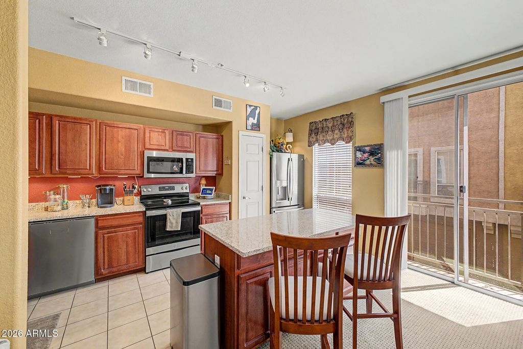 Image 12 of property listing at 18250 N CAVE CREEK Road 151, Phoenix, AZ 85032