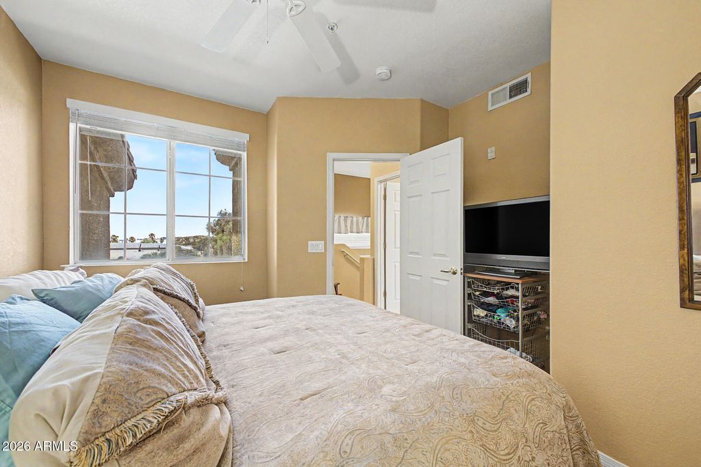 Image 15 of property listing at 18250 N CAVE CREEK Road 151, Phoenix, AZ 85032