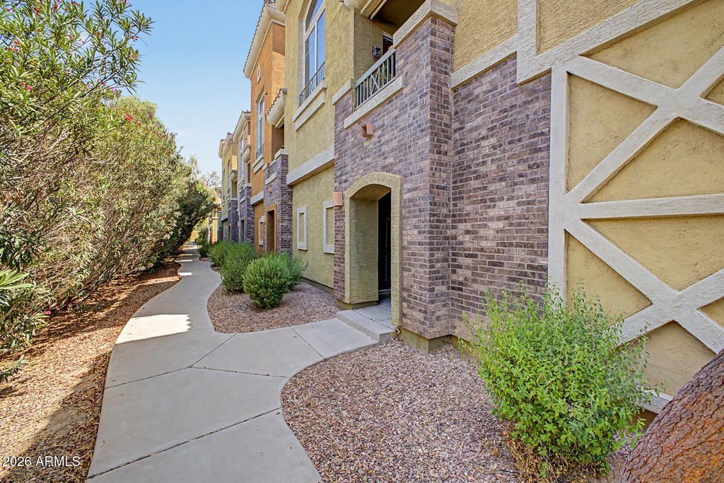 Image 2 of property listing at 18250 N CAVE CREEK Road 151, Phoenix, AZ 85032