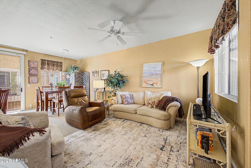 Image 6 of property listing at 18250 N CAVE CREEK Road 151, Phoenix, AZ 85032