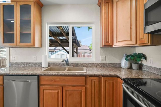 16023 Via Granada, San Lorenzo, CA 94580