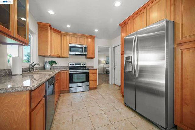16023 Via Granada, San Lorenzo, CA 94580