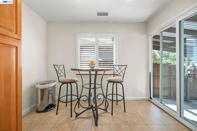 16023 Via Granada, San Lorenzo, CA 94580