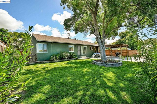 16023 Via Granada, San Lorenzo, CA 94580