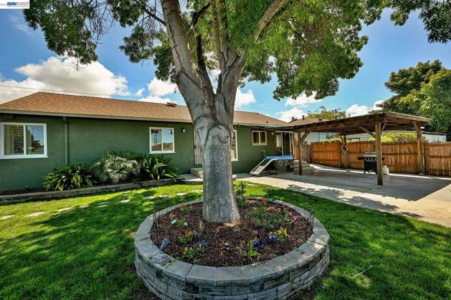16023 Via Granada, San Lorenzo, CA 94580