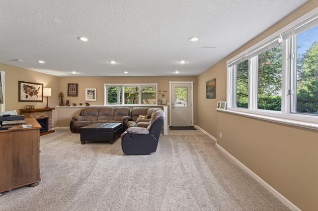 17773 Ketchikan Court, Lakeville, MN 55044