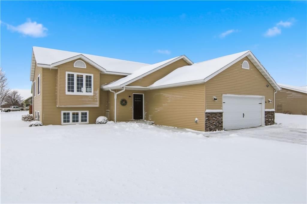 908 Mooring Line Drive, Chippewa Falls, WI 54729