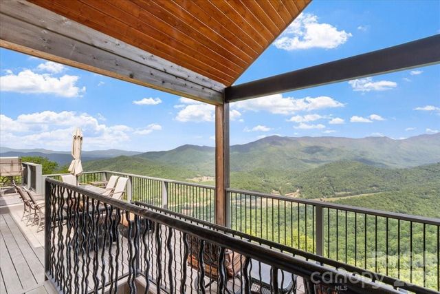 373 Rhododendron Lane, Burnsville, NC 28714