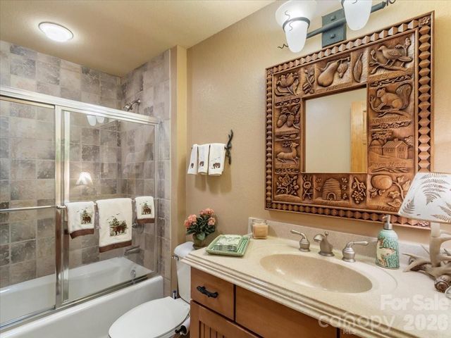 373 Rhododendron Lane, Burnsville, NC 28714