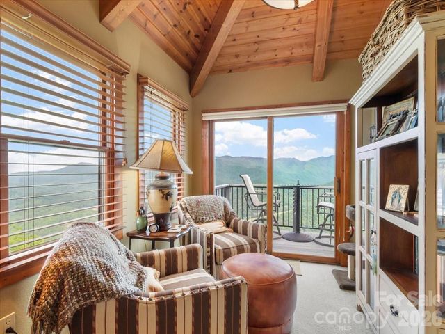 373 Rhododendron Lane, Burnsville, NC 28714