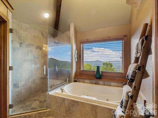 373 Rhododendron Lane, Burnsville, NC 28714