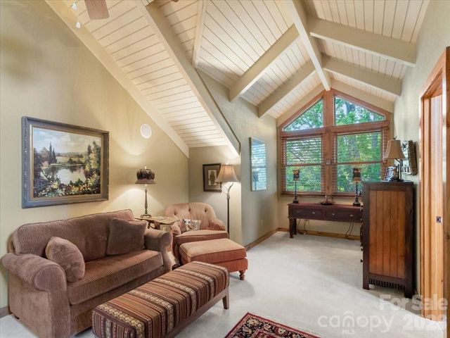 373 Rhododendron Lane, Burnsville, NC 28714
