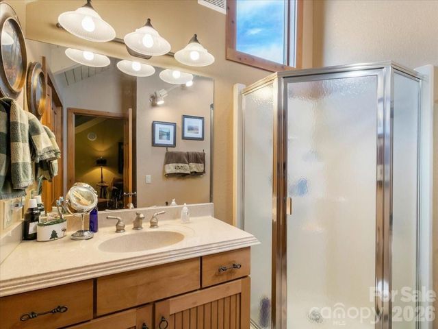 373 Rhododendron Lane, Burnsville, NC 28714