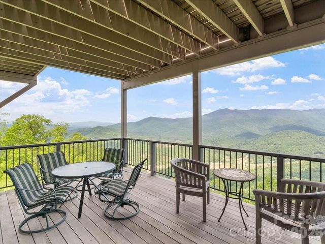 373 Rhododendron Lane, Burnsville, NC 28714