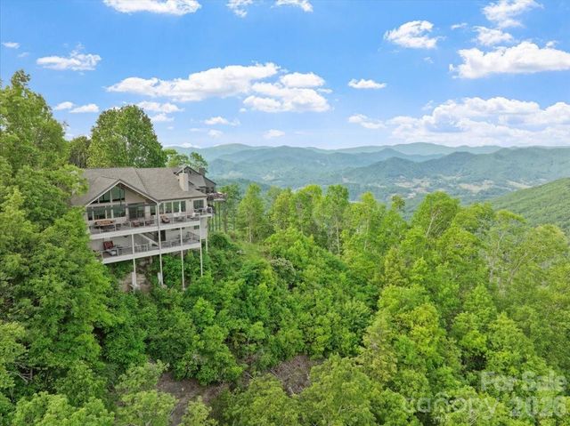 373 Rhododendron Lane, Burnsville, NC 28714