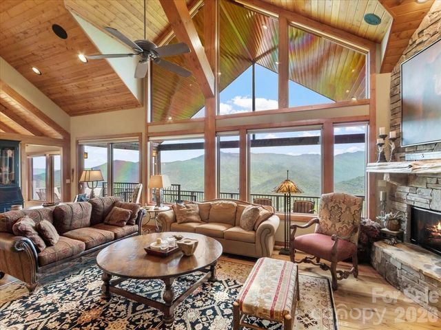 373 Rhododendron Lane, Burnsville, NC 28714