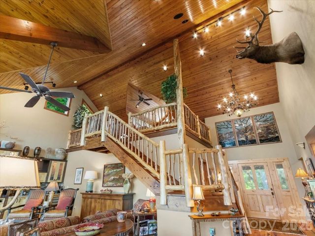 373 Rhododendron Lane, Burnsville, NC 28714
