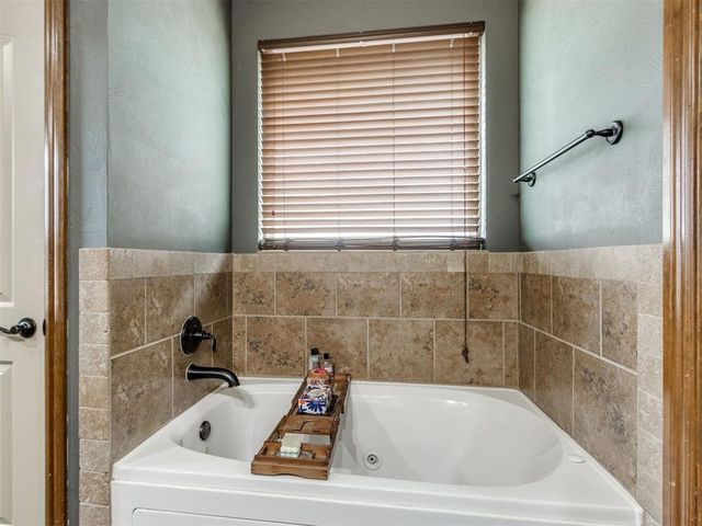 2921 San Juan Trail, Moore, OK 73160