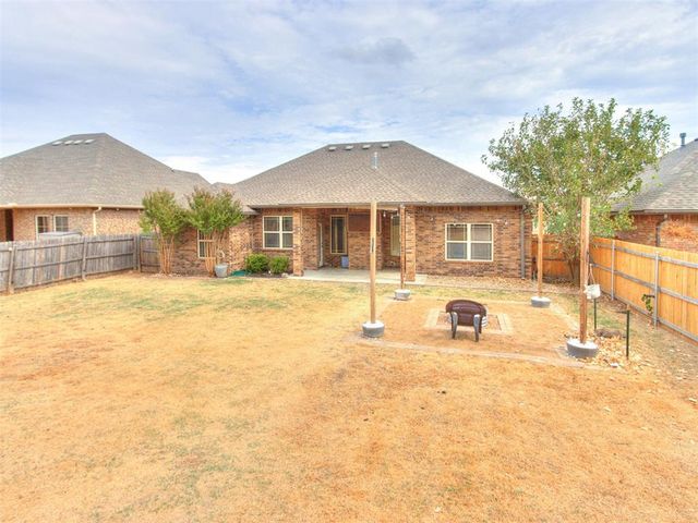 2921 San Juan Trail, Moore, OK 73160