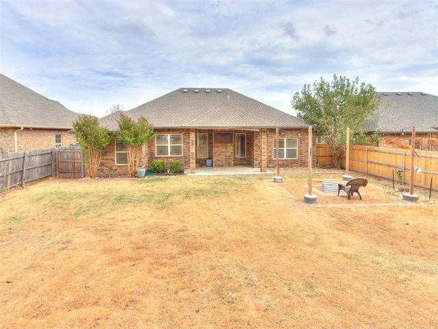 2921 San Juan Trail, Moore, OK 73160