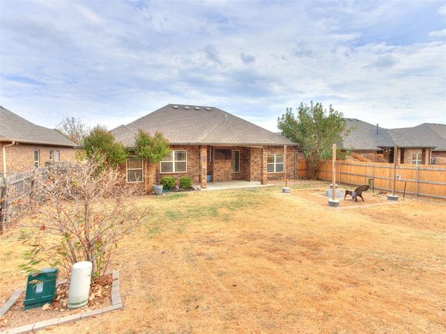 2921 San Juan Trail, Moore, OK 73160