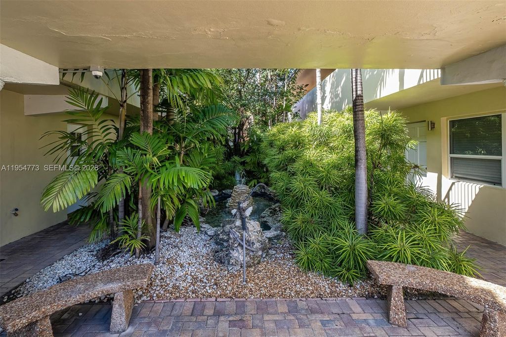 2025 Miami Rd 19, Fort Lauderdale, FL 33316