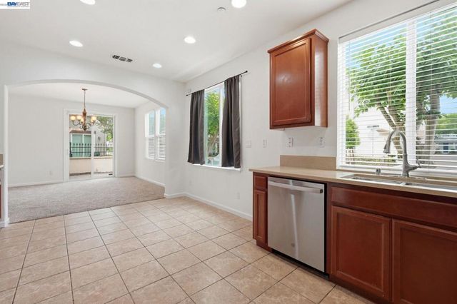 1121 Andreas Ln, Tracy, CA 95376