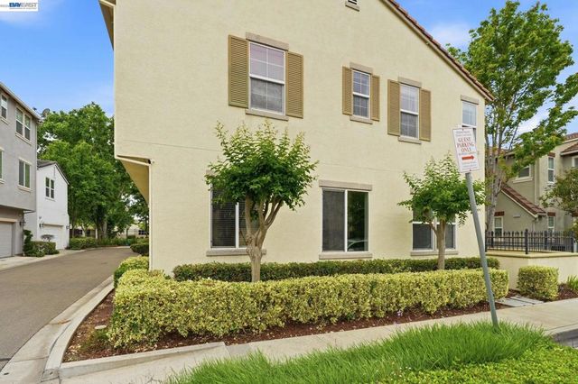 1121 Andreas Ln, Tracy, CA 95376