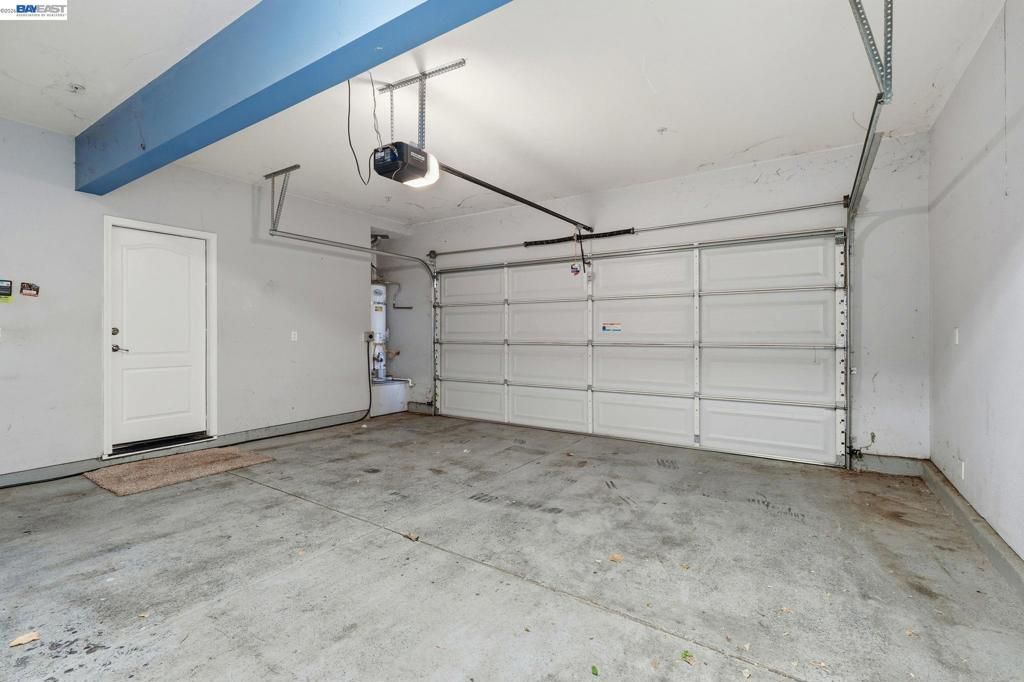 Image 20 of property listing at 1121 Andreas Ln, Tracy, CA 95376