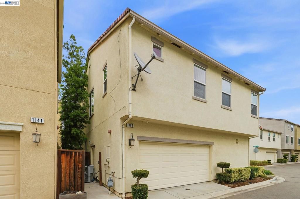 Image 5 of property listing at 1121 Andreas Ln, Tracy, CA 95376
