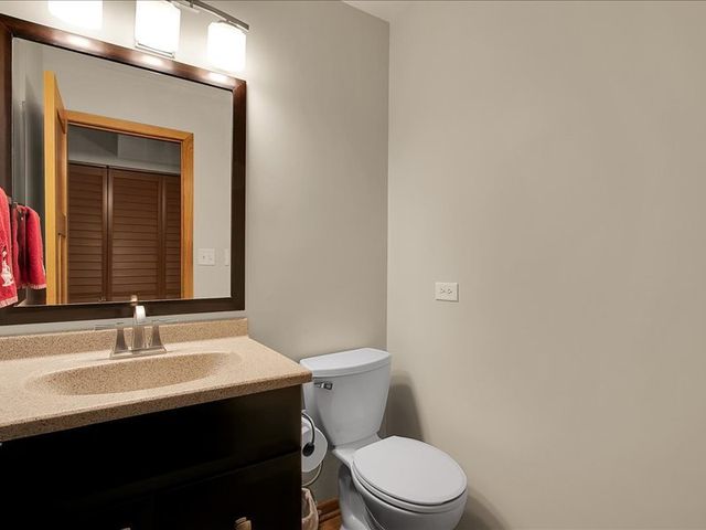 6796 Red Wing Drive, Woodridge, IL 60517