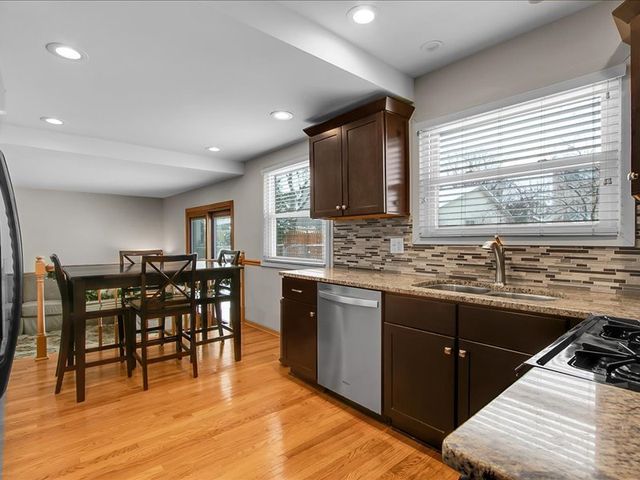 6796 Red Wing Drive, Woodridge, IL 60517