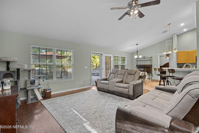 1277 MCGIRTS CREEK Drive E, Jacksonville, FL 32221