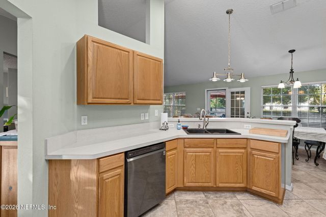 1277 MCGIRTS CREEK Drive E, Jacksonville, FL 32221