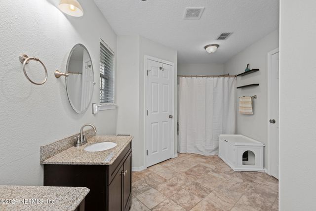 1277 MCGIRTS CREEK Drive E, Jacksonville, FL 32221