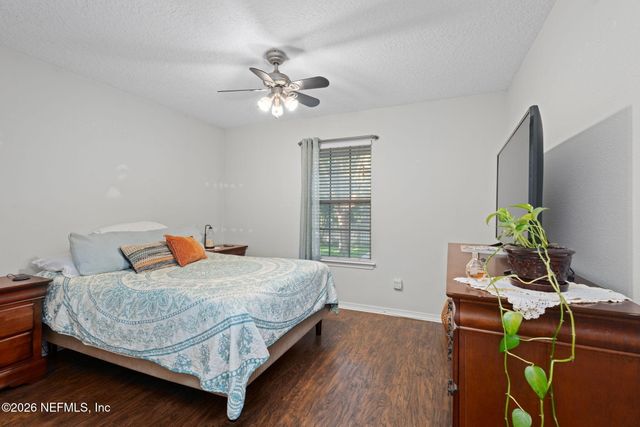 1277 MCGIRTS CREEK Drive E, Jacksonville, FL 32221
