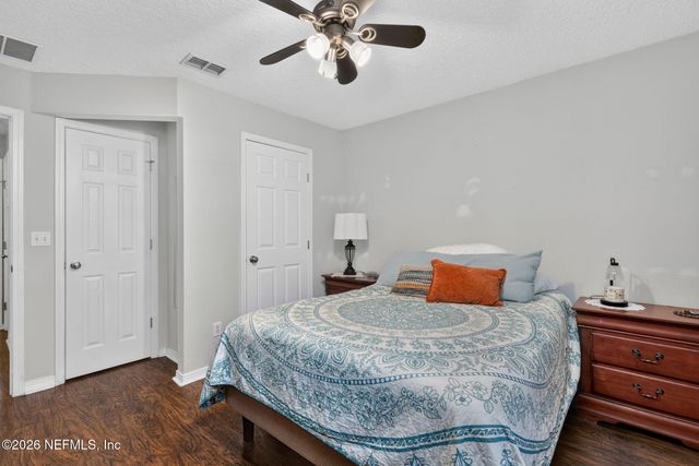 1277 MCGIRTS CREEK Drive E, Jacksonville, FL 32221