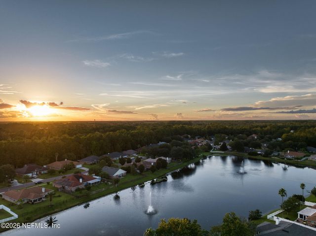 1277 MCGIRTS CREEK Drive E, Jacksonville, FL 32221