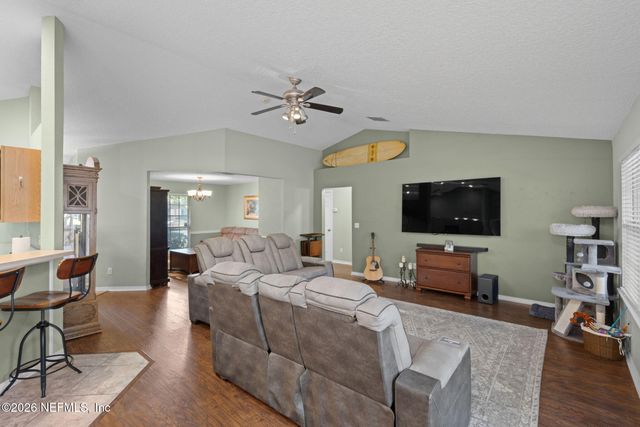 1277 MCGIRTS CREEK Drive E, Jacksonville, FL 32221