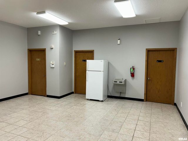 512 1ST Avenue 1, 3, Colona, IL 61241