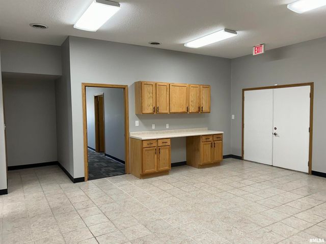 512 1ST Avenue 1, 3, Colona, IL 61241