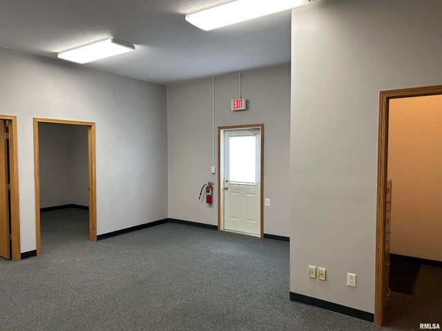 512 1ST Avenue 1, 3, Colona, IL 61241