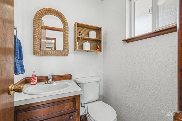 1703 Primrose Dr., Nampa, ID 83686