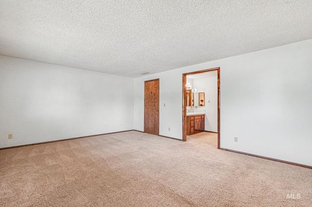 1703 Primrose Dr., Nampa, ID 83686