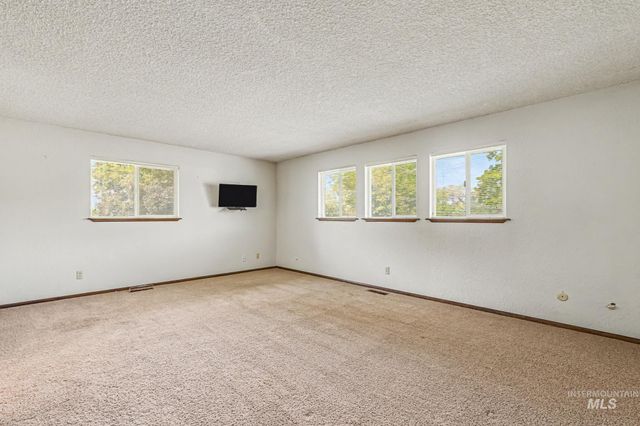 1703 Primrose Dr., Nampa, ID 83686