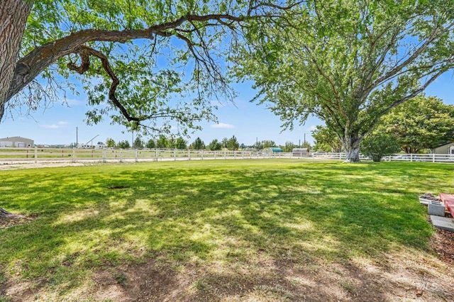 1703 Primrose Dr., Nampa, ID 83686