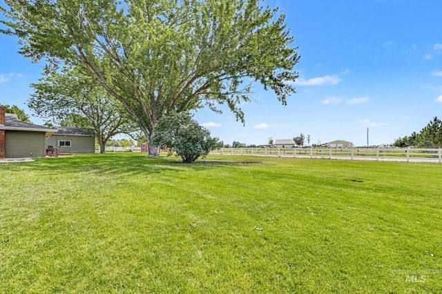 1703 Primrose Dr., Nampa, ID 83686