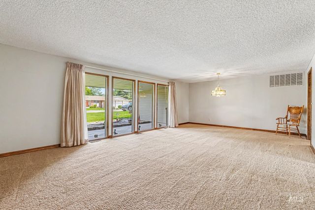 1703 Primrose Dr., Nampa, ID 83686