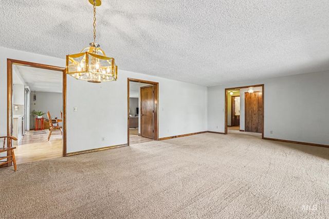 1703 Primrose Dr., Nampa, ID 83686