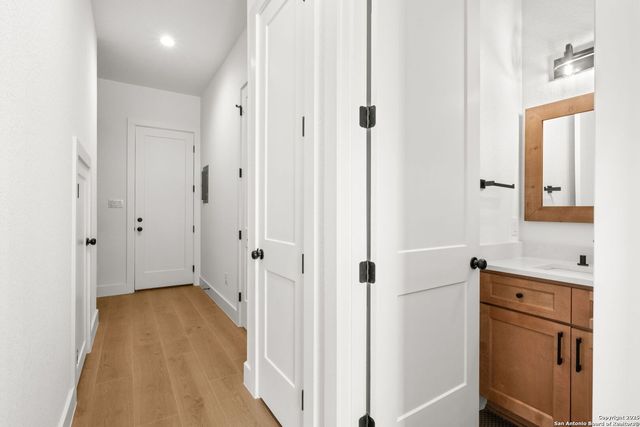 115 Dowdy, San Antonio, TX 78204